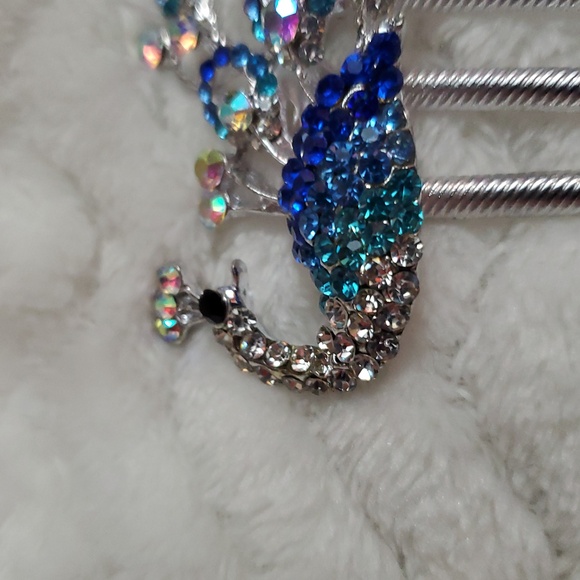 Elegant Blue and Silver Peacock Hair Comb - Picture 2 of 7